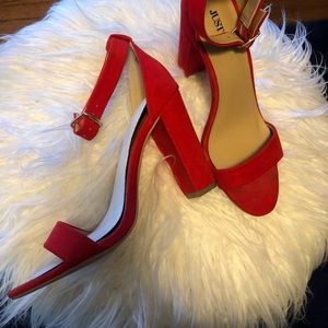 CLASSIC red heels 👠